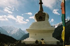 F1-005 Stupa Richtung Thame.jpg